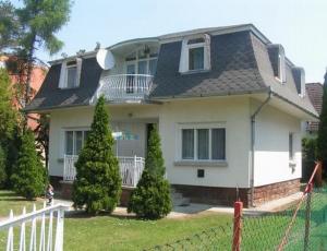 Balatonfenyves Villa - accomodation - http://plattenseereisen.com Tel:+36302597240