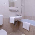FENYVES HOTEL - Balatonfenyvesi közvetlen vízparti Hotel