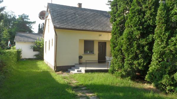 Familie Varga - Balatonfenyves +36302597240 info@plattenseereisen.com