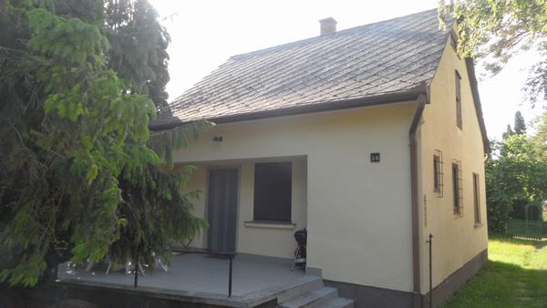 Familie Varga - Balatonfenyves +36302597240 info@plattenseereisen.com