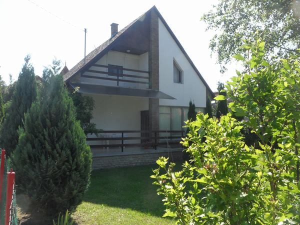 Familie Varga - Balatonfenyves +36302597240 info@plattenseereisen.com