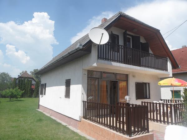 Familie Varga - Balatonfenyves +36302597240 info@plattenseereisen.com