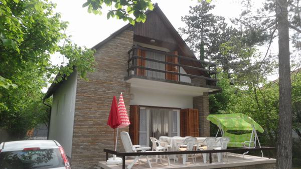 Varga család - Balatonfenyves +36302597240 info@plattenseereisen.com