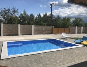 MEDENCÉS APARTMAN BALATON