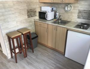 Balatonfenyvesi medencés apartman nyaraló ház