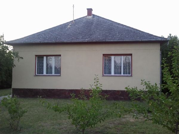 Familie Varga - Balatonfenyves +36302597240 info@plattenseereisen.com