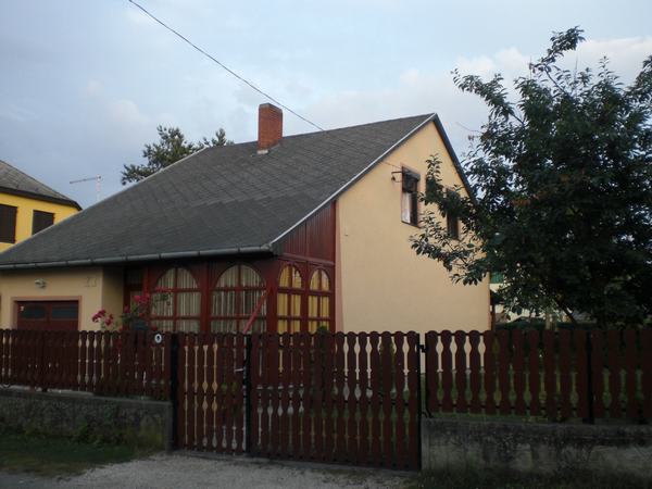 Familie Varga - Balatonfenyves +36302597240 info@plattenseereisen.com