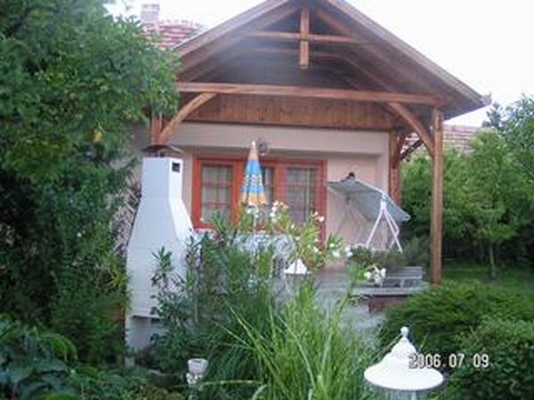 Varga család - Balatonfenyves +36302597240 info@plattenseereisen.com